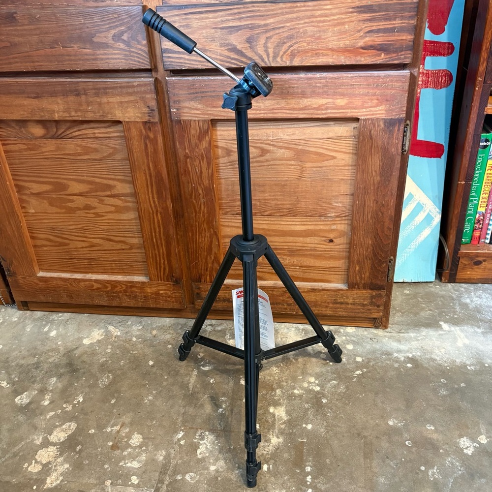 Vintage * Sakar TR-2L Photo and Video Tripod with Box Extends to 49" Retro Decor - Picture 2 of 14